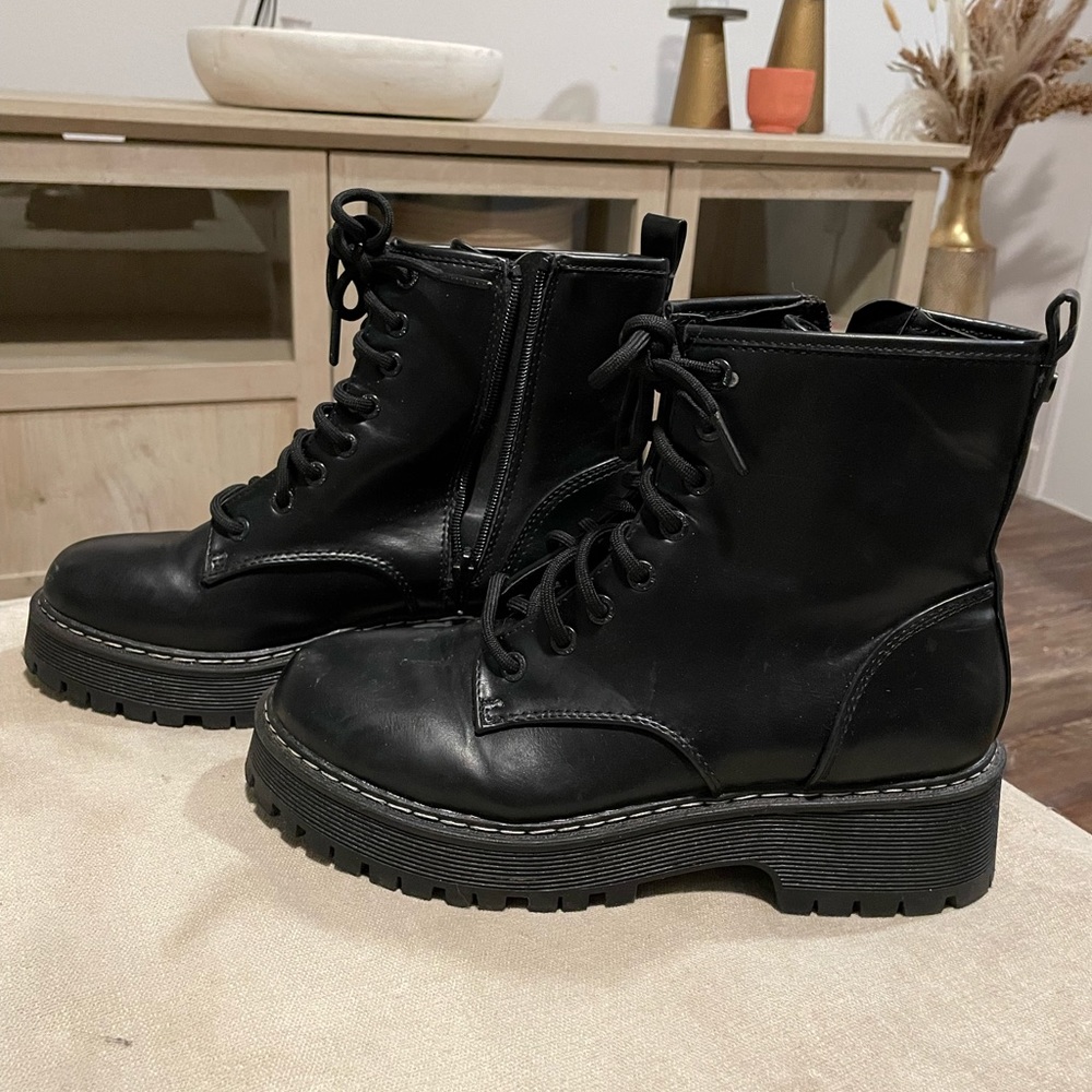 Black rave boots, only worn once.